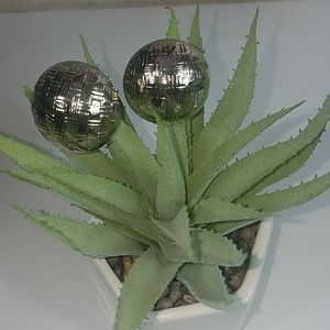 Fashion Jewelry, Vintage gold clip on earrings